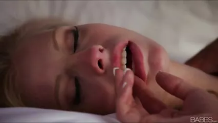 بھاڑ میں جاؤ مارکیٹ پر سکس ایرانی جدید دانلود پیشکش.