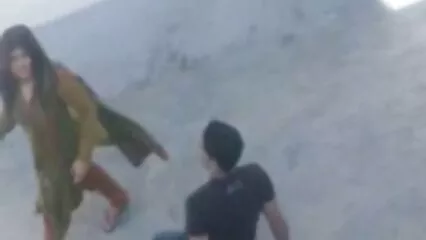 ایک بڑی ڈک کے ساتھ ایک لڑکی کو پاؤنڈ. فیلم صکصی ایرانی