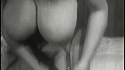 ایک سیاہ فام عورت کی شیطانی روح نے کسبی سگسی ایرانی کی عادت برقرار رکھی۔