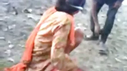 اس نے لینکا کو جنسی تعلقات فیلم سوپر ایرانی گی کے لیے آمادہ کیا۔