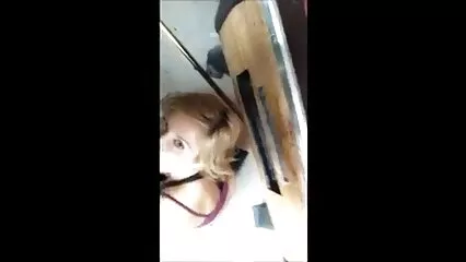 نوجوان آدمی جرابیں میں گھوبگھرالی چاچی fucks. سکیی ایرانی